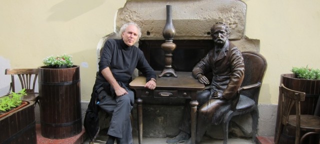 Lviv statue & JD