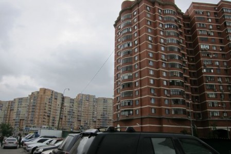 3.John Doan Tour Moscow Housing