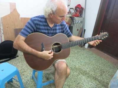 31. Mr. Xi Guitar John Doan Plays