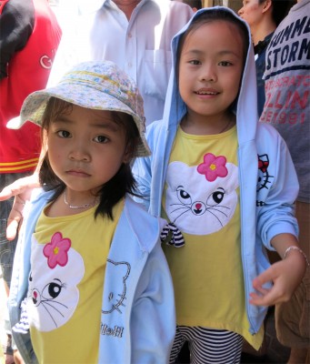 81. Phan Theit Parade Children