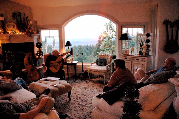 Living Room Concert with John Doan.