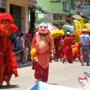 77. Phan Theit Parade Red Dragon