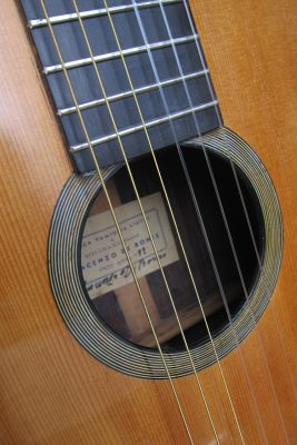 de-bonis-classical-guitar-soundhole